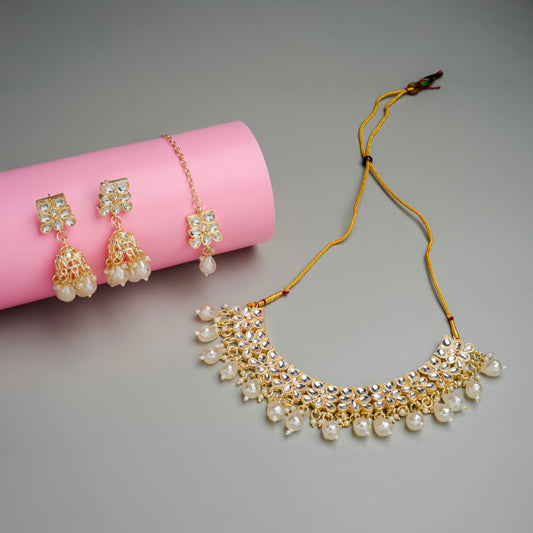 Gold Plated Kundan Stones Necklace Choker wedding Set for Women with Maangtika & Earrings .Off white