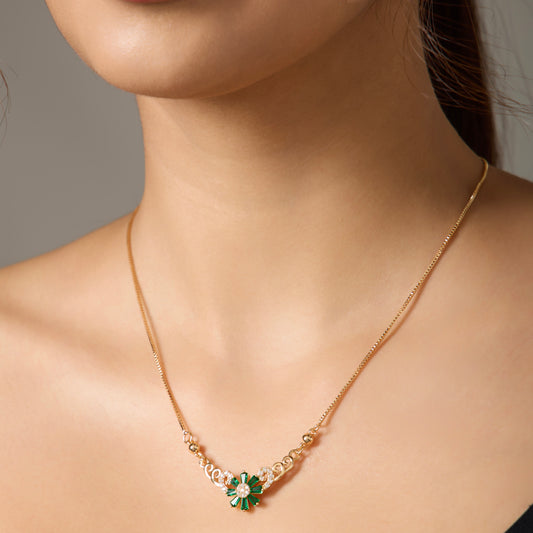 Western Style Pendant Chain Set for Women, Green and White Gemstones